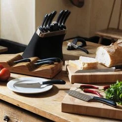 Robert Welch Signature Cooks / Chefs Knife 20cm / 8" -KITCHEN KNIVES Sales Store SIGSA2035V Robert Welch Signature Chefs Knife 3