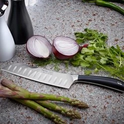 Robert Welch Signature Santoku Knife 17cm / 7" -KITCHEN KNIVES Sales Store SIGSA2069V Robert Welch Signature Santoku Knife 3